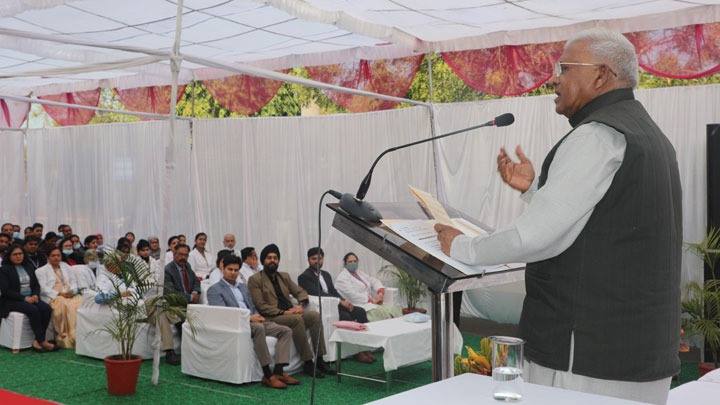 दवाइयों के साथ ही पोषक आहार का भी नियमित सेवन करें: राज्यपाल